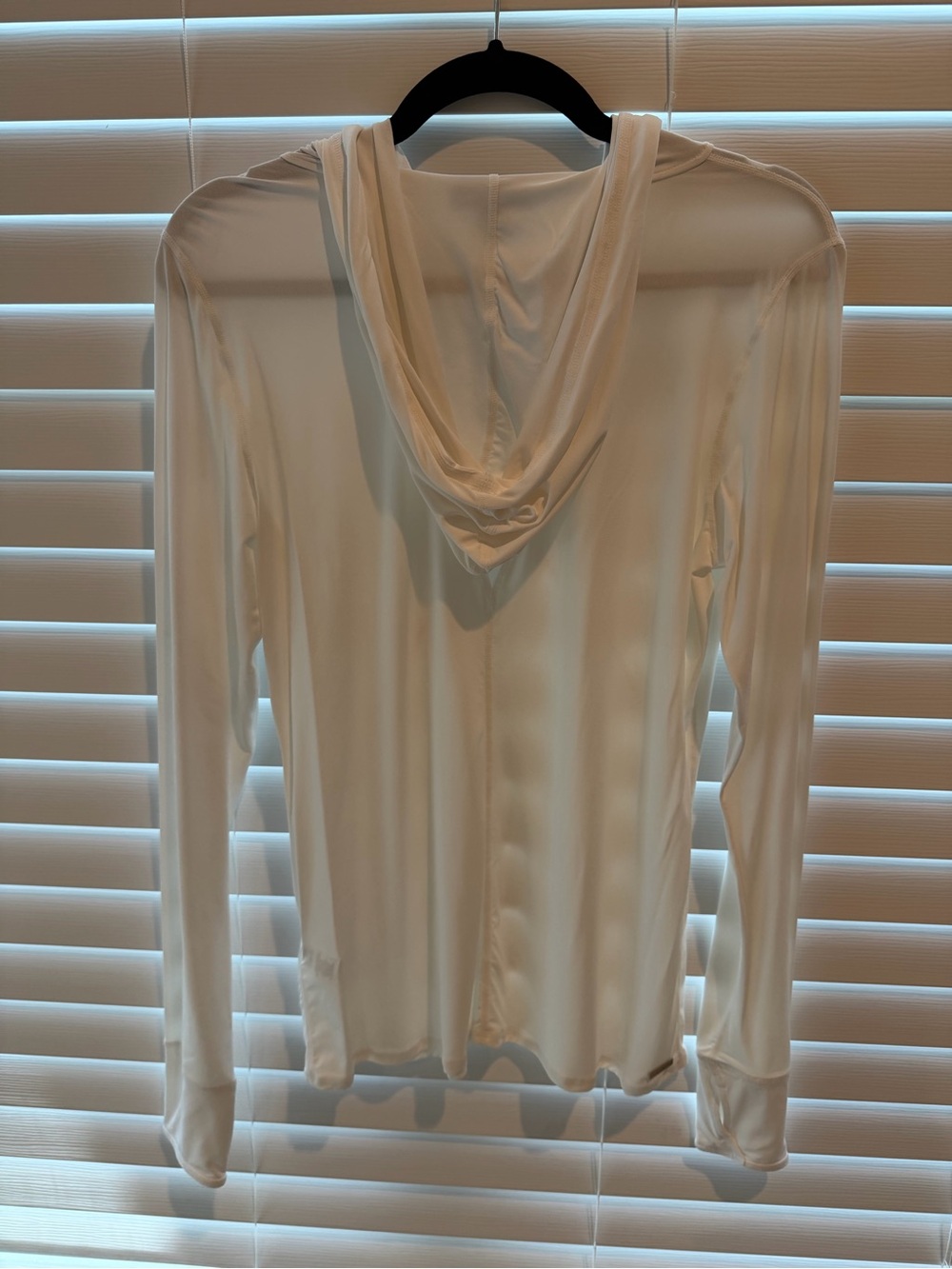 Alala White Lightweight Hooded Long Sleeve Pullover - Picture 3 of 5